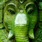 Ganesha (Ganapati): ): l'une des dits les plus connues et adores dans le panthon hindou des dieux et desses.  Il est le Dieu de la sagesse, de l'intelligence, de la connaissance, de l'ducation et de la prudence, le patron des coles et des travailleurs du savoir. C'est le Dieu qui lve les obstacles des illusions et de l'ignorance. C'est le Dieu qui enlve tous les obstacles, il est le protecteur de tous les tres.  Sa figure rvle une signification profonde.